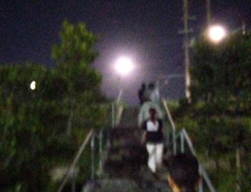 月に向かって走る！